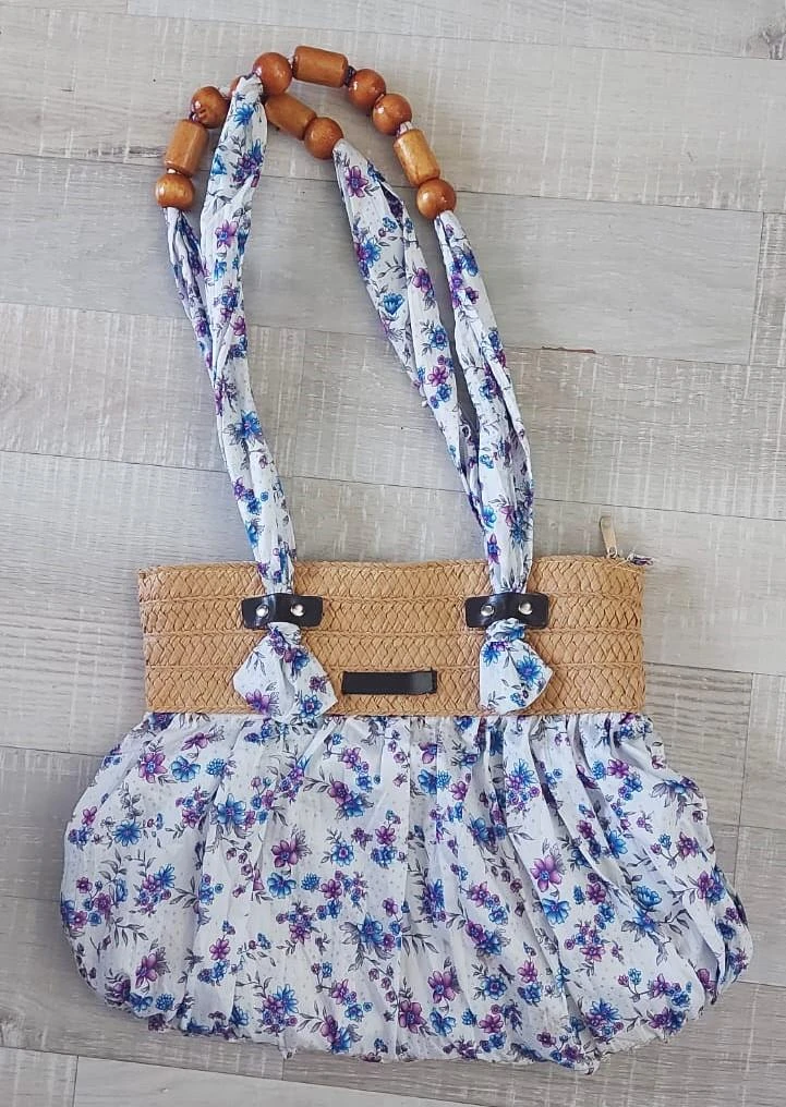 Zomerse bloemen handtas met houten kralen hengsel – photo 2